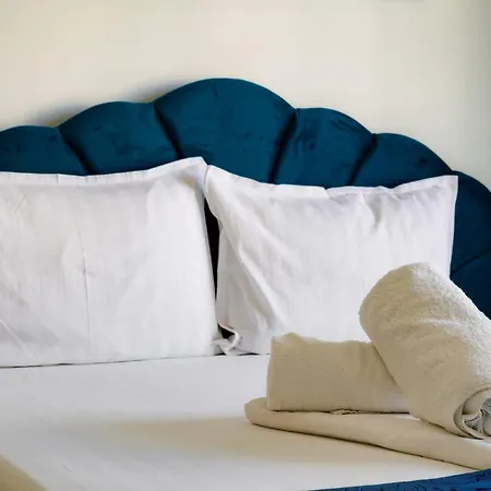 Black Sea Beach&pool Premium Suit Năvodari